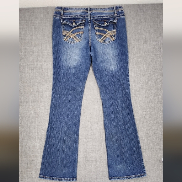 Rue21 Slim Boot Medium Wash Denim Jeans. Size 9/10 R - Picture 9 of 10